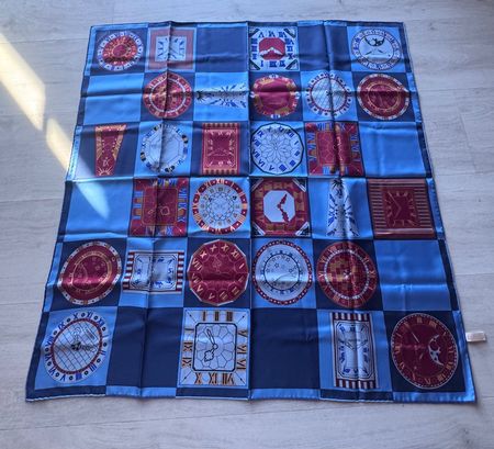 Superbe foulard de chez CARTIER