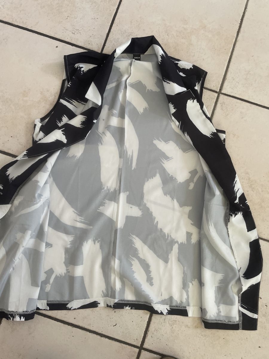 Shein Gilet & Giacche senza maniche: Shein Weste, Gr.M/L, schwarz/weiss - Neu – Nuovo (secondo la descrizione) da Obergerlafingen venduto da cabo4 2