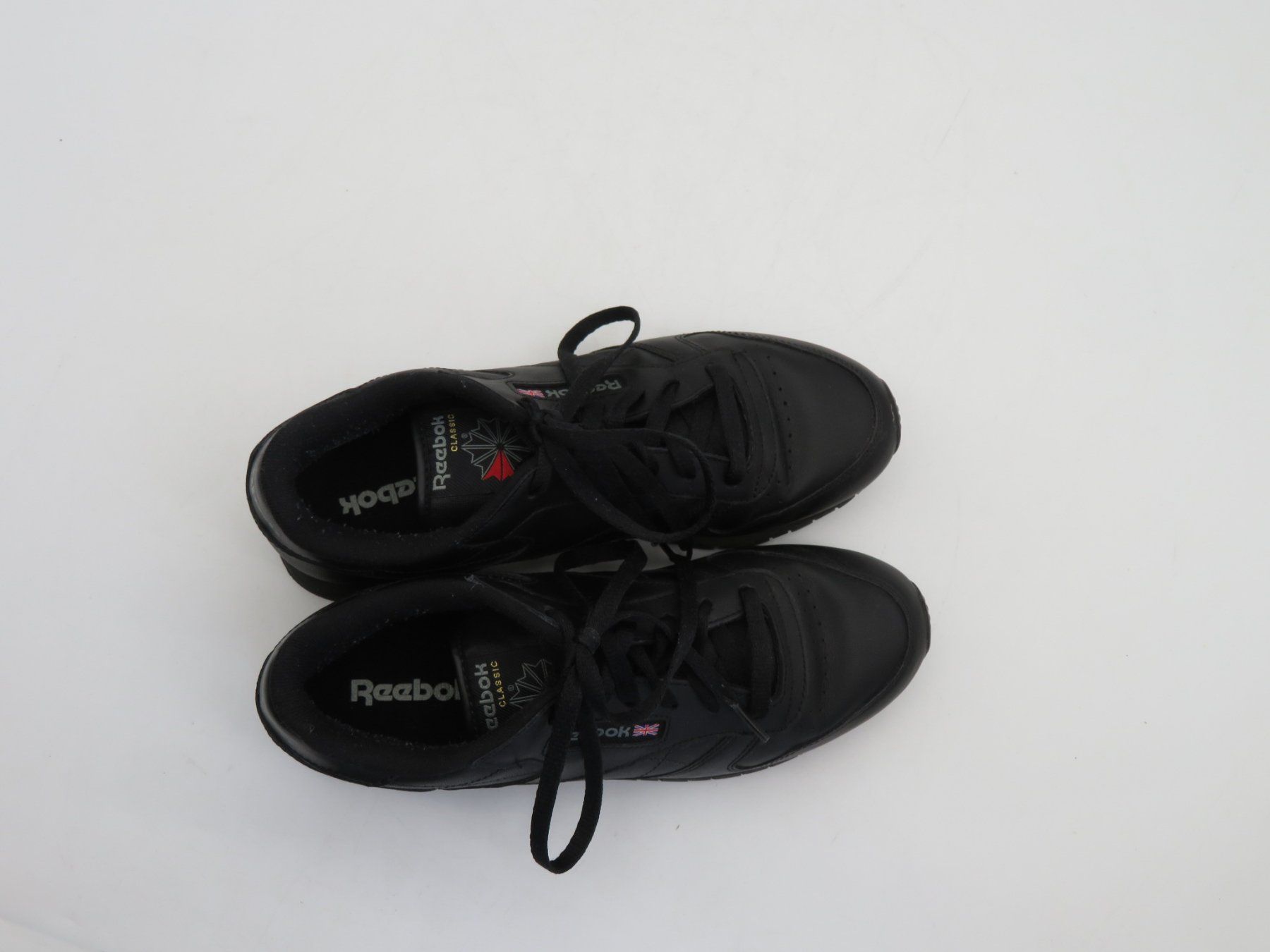 Reebok Scarpe da uomo: Reebook Sneakers Classic Schwarz Gr. 40.5 – Usato da Reinach BL venduto da WBZ-Flohmarkt 4