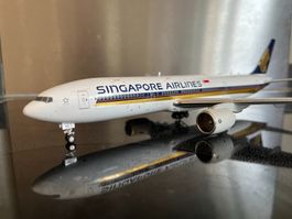 1:200 JC Wings Singapore Airlines B 777-212/ER 9V-SVH Metall