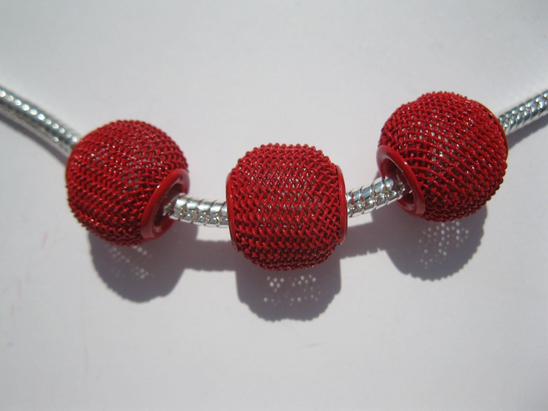 Perle (finte): 4 Drahtperlen rot, 14mm – Nuovo e nell'imballaggio originale da St. Margarethen TG venduto da LuanaKa