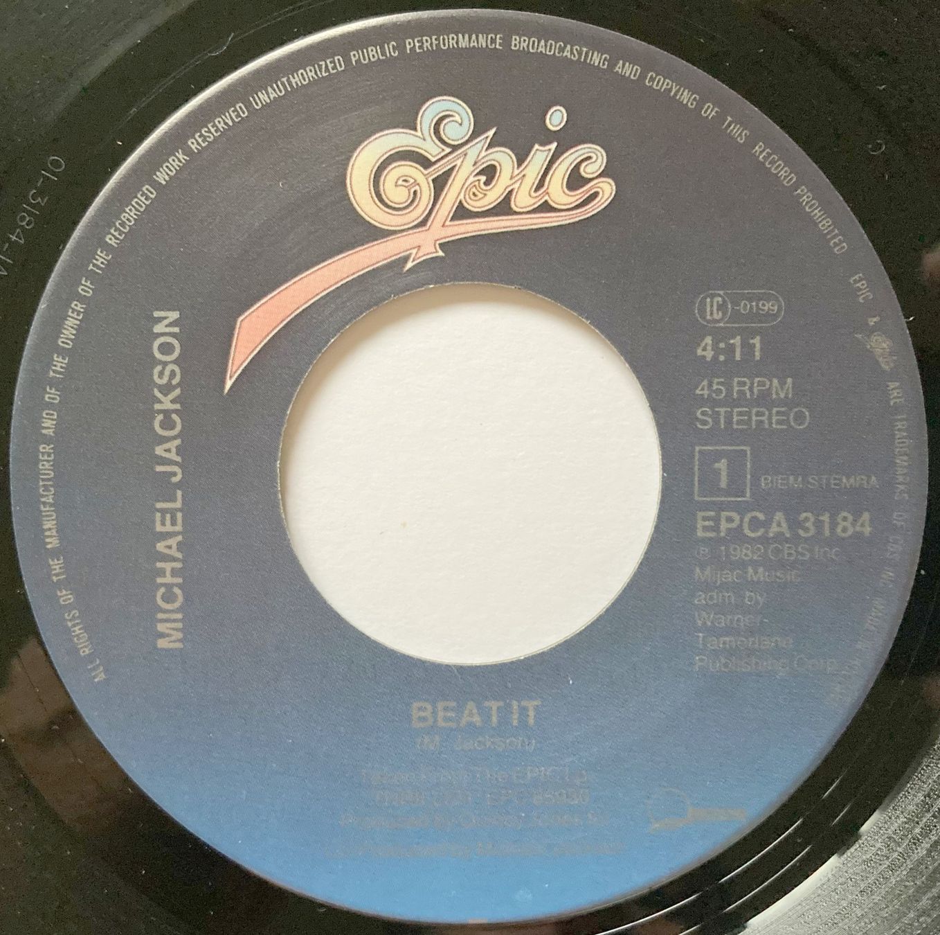 Vinyles: MICHAEL JACKSON - BEAT IT – D'occasion à Bottens par hotter-than-hell 2