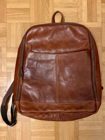 Gusti Lederrucksack mit Laptofach