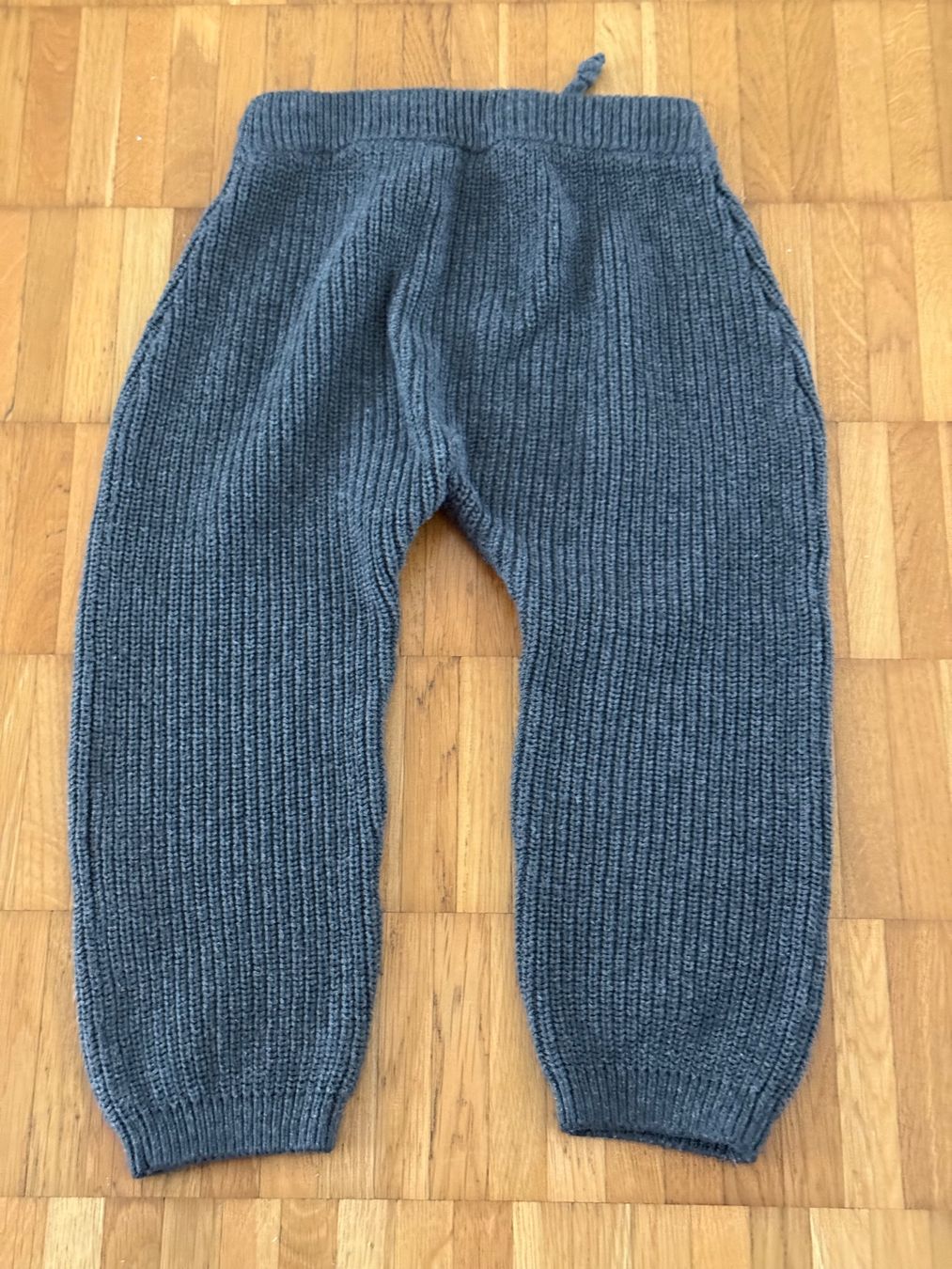 H&M Pantaloni: H&M Hosen Gr 92 – Nuovo (secondo la descrizione) da Richterswil venduto da Eunoia85 3