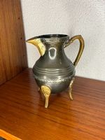 Messing-Kännchen auf Füssen