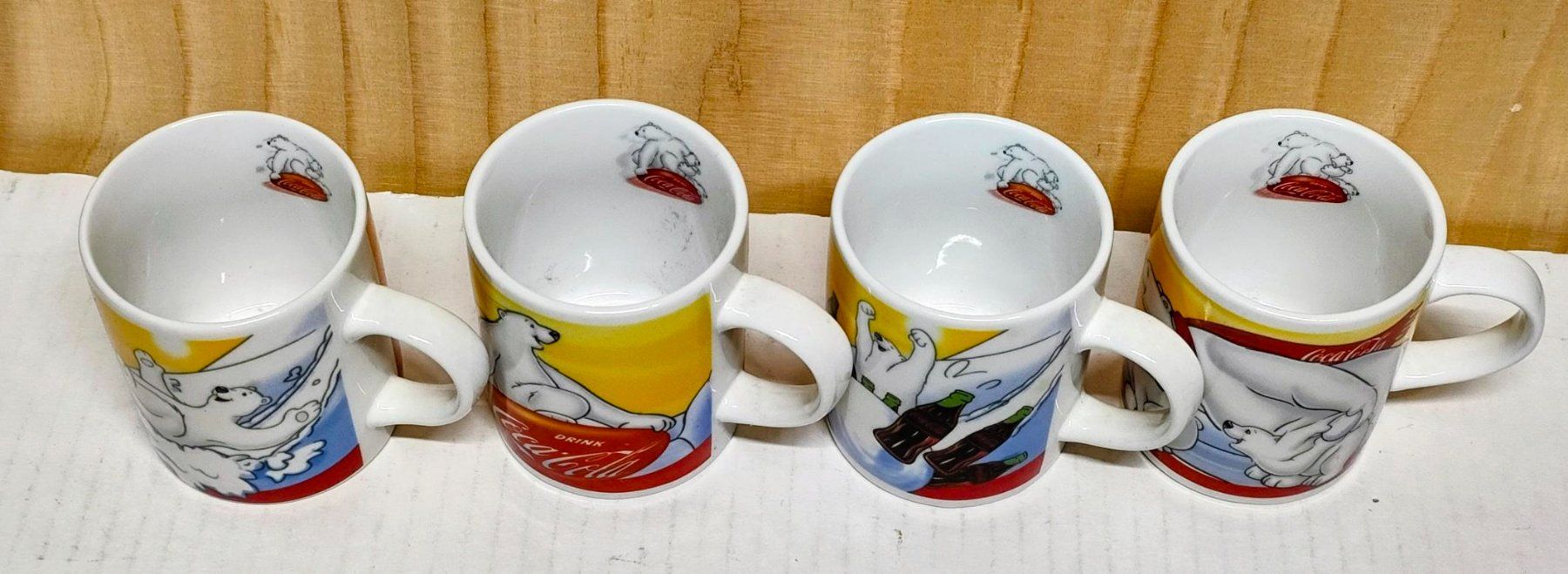 Tasses: 4 kleine Coca-Cola Espresso Tassen – Neuf (Voir description) à Pfäffikon ZH par Colacity 2