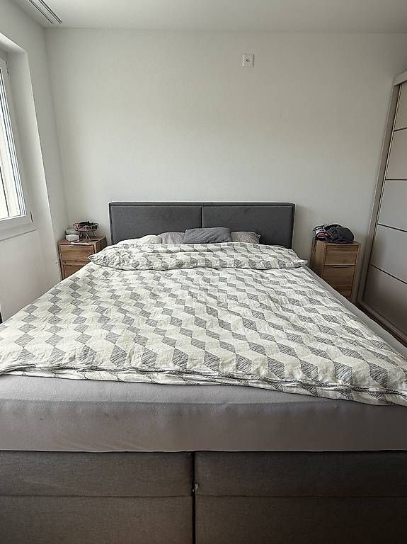 Betten: Bett – Gebraucht aus Therwil von ds7_tl2m