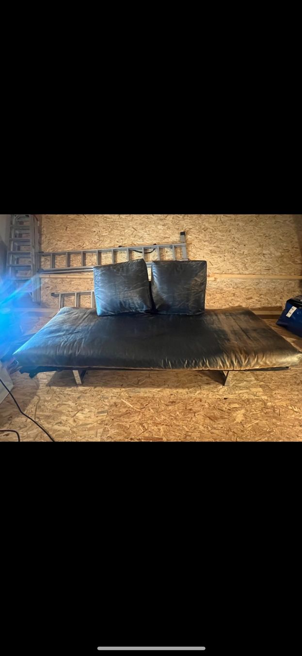 Divani: Canapé lit futon en cuir – Usato da Gollion venduto da stepmett11 1