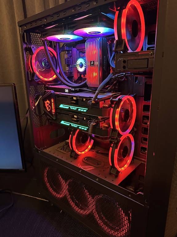 PCs: Pc  mit 2 gpu  – D'occasion à Basel par Geboten 1