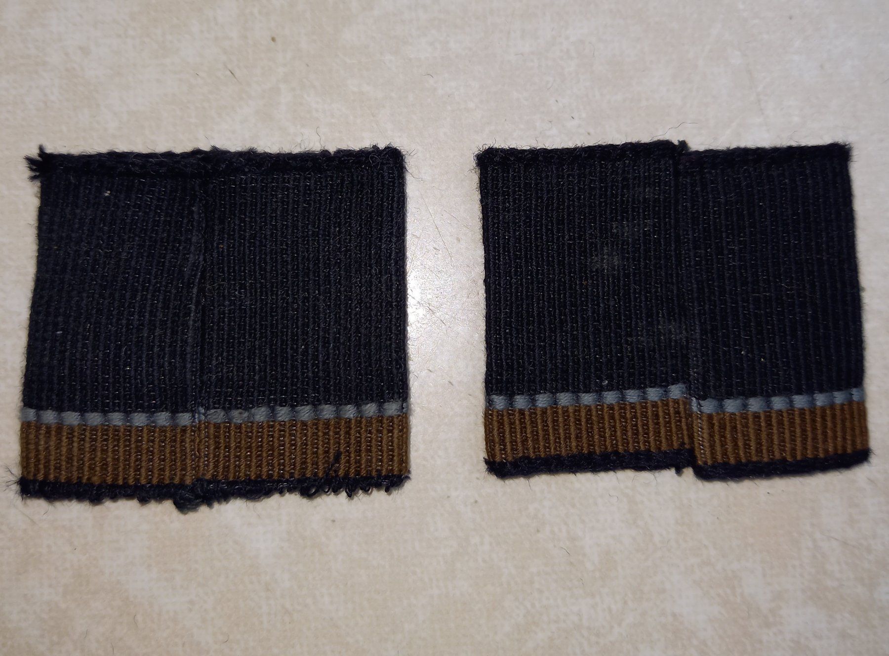 Schweizer Armee Uniformi: PATTEN / ACHSELSCHLAUFEN von Schweizer Armee:  71 – Usato da Marbach LU venduto da Ilrebo 1
