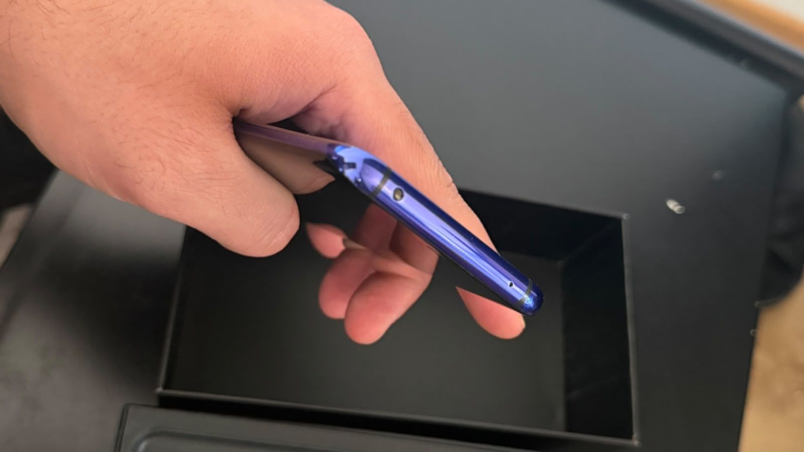 Huawei Telefoni cellulari / Smartphones: Huawei Mate 20 Pro 128GB Excellent Condition  – Usato da Luzern venduto da Waince786 3