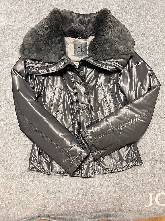 Calvin Klein Giacche: Calvin Klein Winterjacke mit Pelz M – Usato da Sargans venduto da jenabek