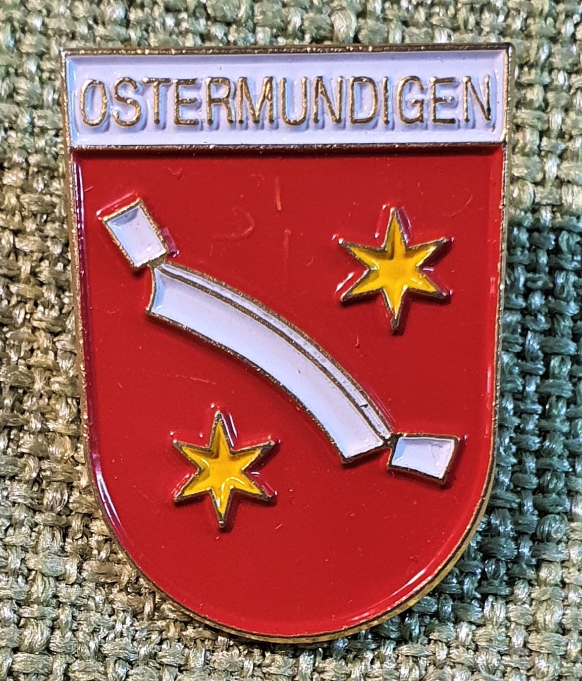 Plaketten & Abzeichen: O092 - Pin Gemeinde Wappen Ostermundigen – Gebraucht aus Reinach BL von Boston-Verkauf