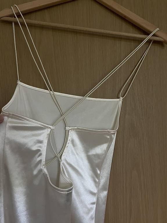 H&M Vestiti: Weisses Satin-Minikleid – Usato da Zürich venduto da mar_5gpw 1