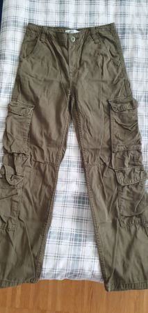 Bershka Mädchen Cargohose Gr. 10-12 Jahre
