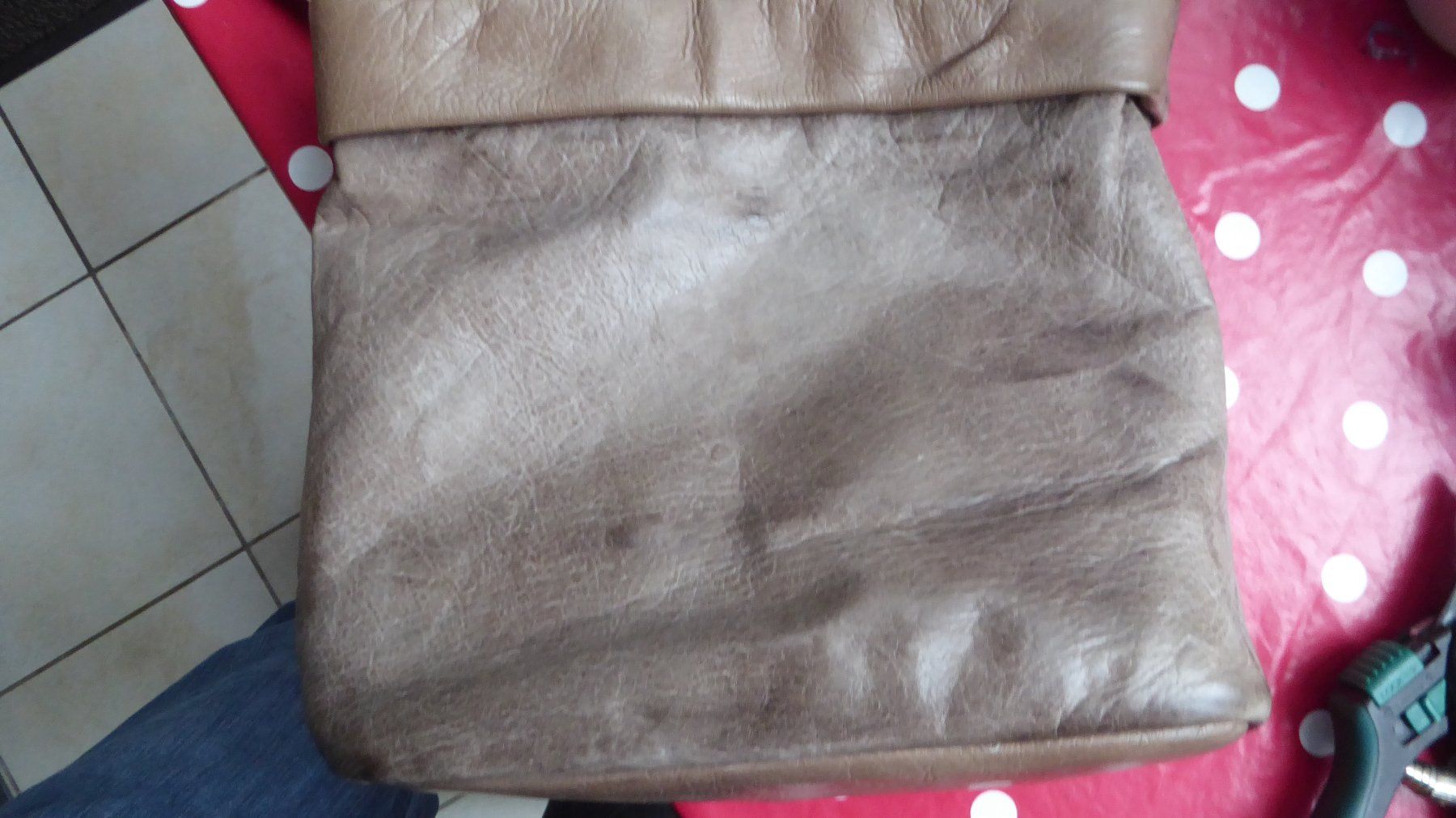 Taschen für Damen: Kleinere Leder Handtasche RADA NATURE – Gebraucht aus Sargans von Benziner 4