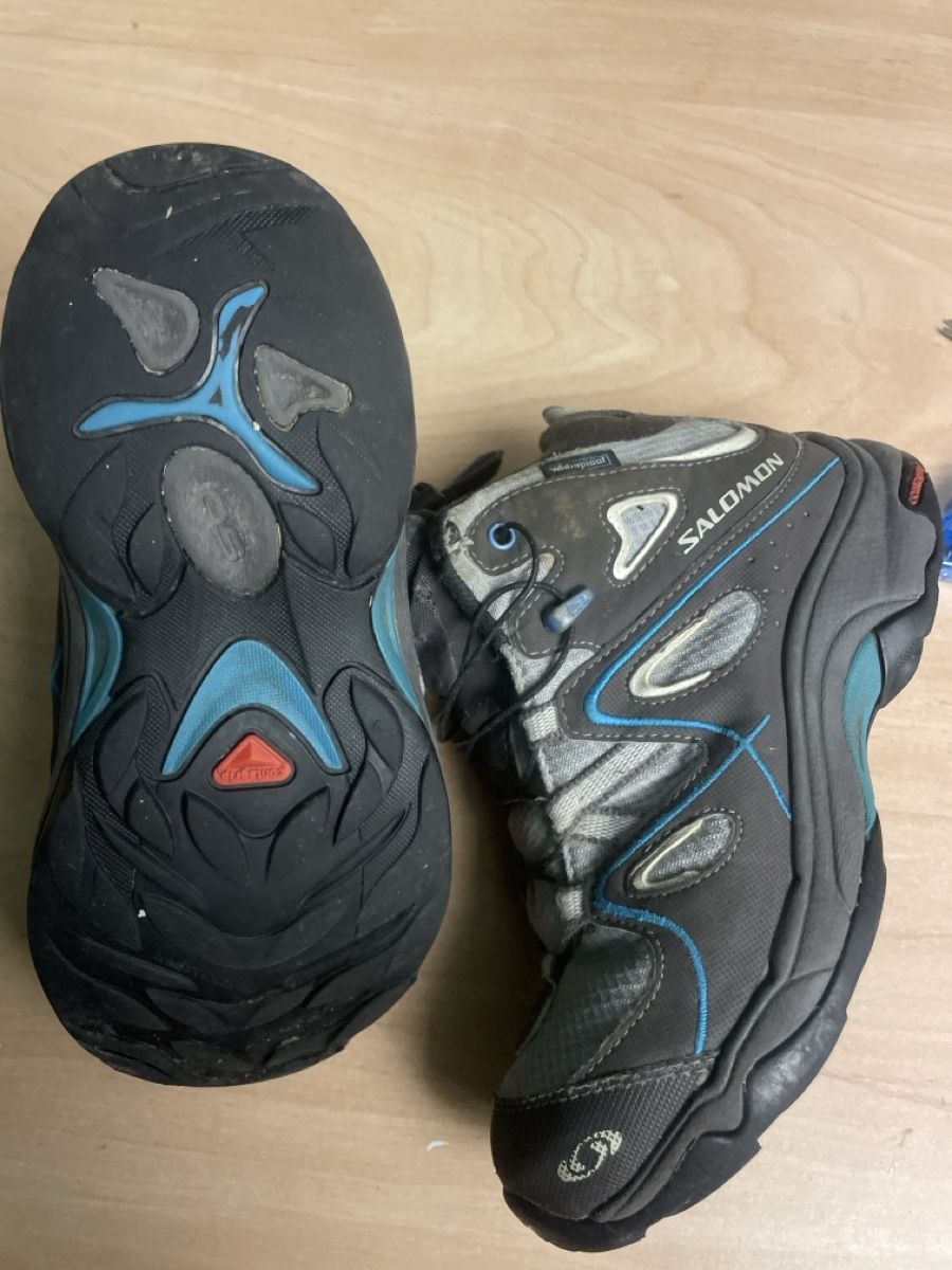 Salomon Herrenschuhe: Salomon Wanderschuhe Gr.30, waterproof – Gebraucht aus Obergerlafingen von cabo4 2
