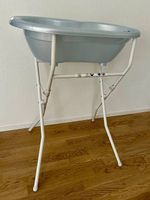 Rotho Baby-Badewanne mit Klapp-Ständer