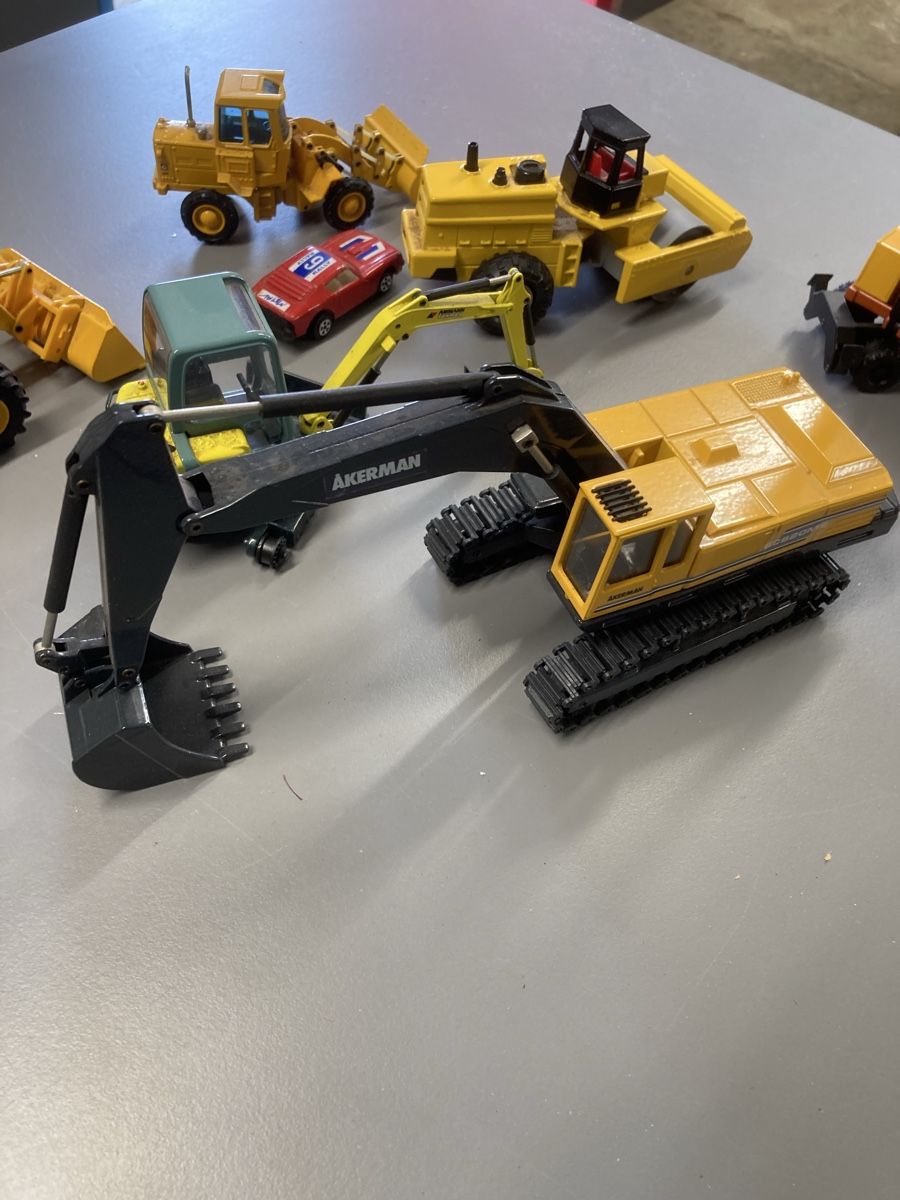 Spielzeuge: Baumaschinen modelle – Gebraucht aus Niederuzwil von Miami1999 4