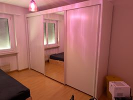 Schwebetürenschrank wie neu