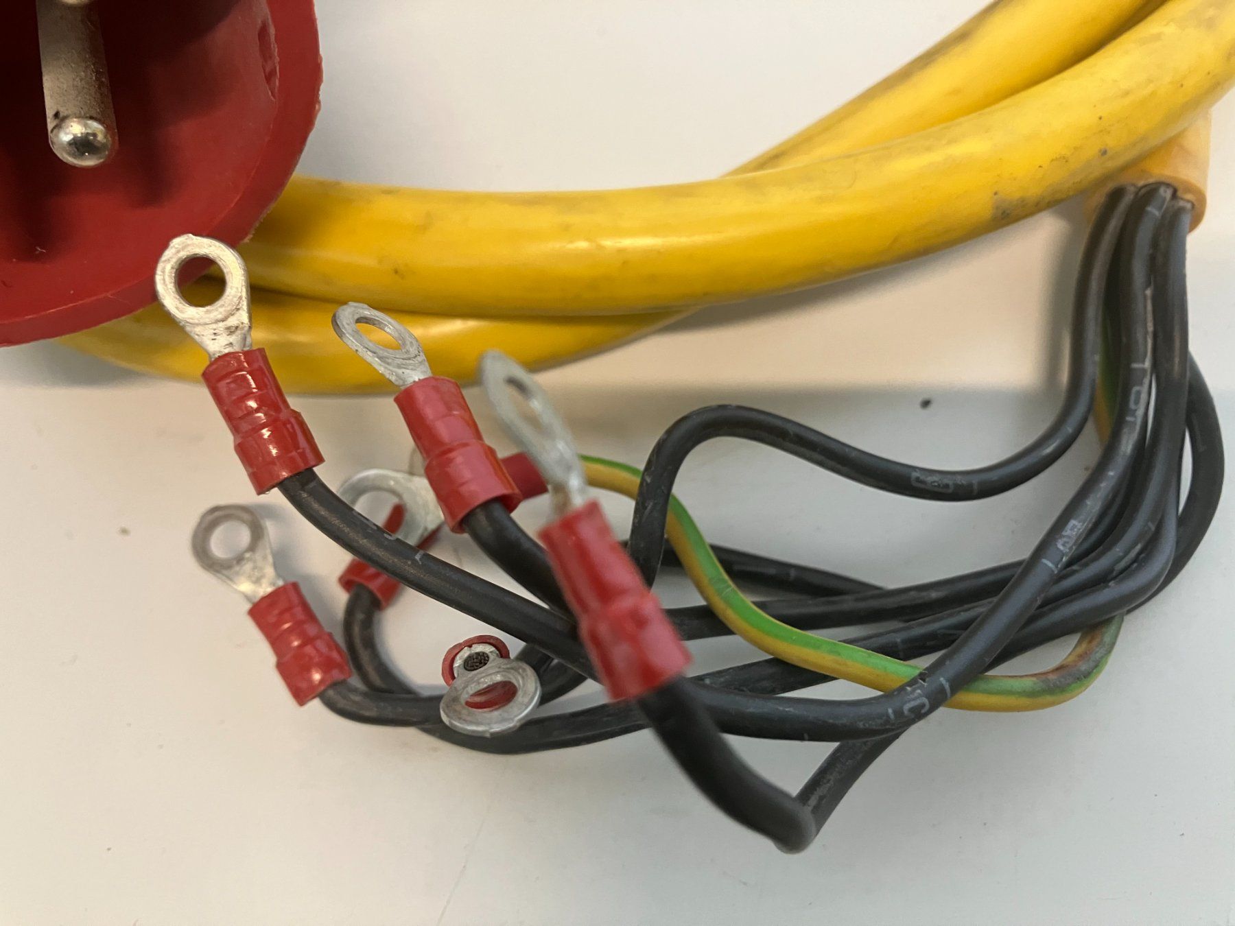 Elettrotecnica: gebr. Starkstromkabel mit CEE 32A Stecker/7-Polig ab 1.- – Usato da Lichtensteig venduto da Buy24International 1
