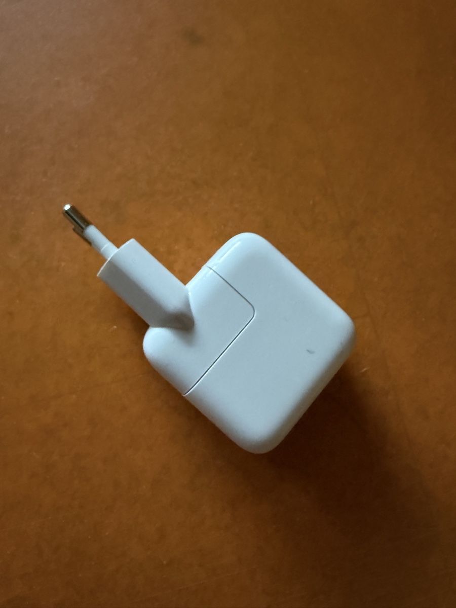Apple Caricabatterie: Alimentatore Apple 10 W – Usato da Giubiasco venduto da sc-77