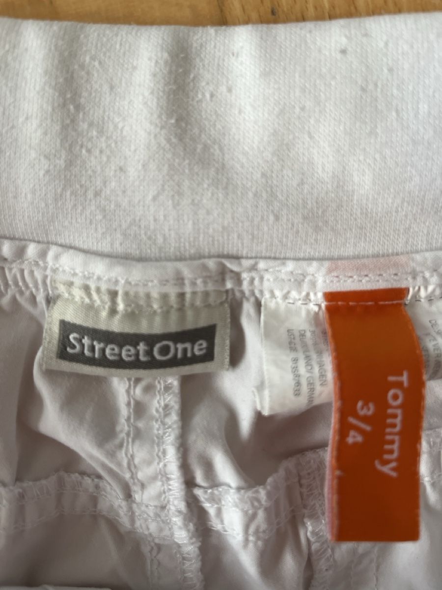 Hosen: Street One Capri Hose weiss Grösse 44 – Gebraucht aus Bassersdorf von Steyning88 2