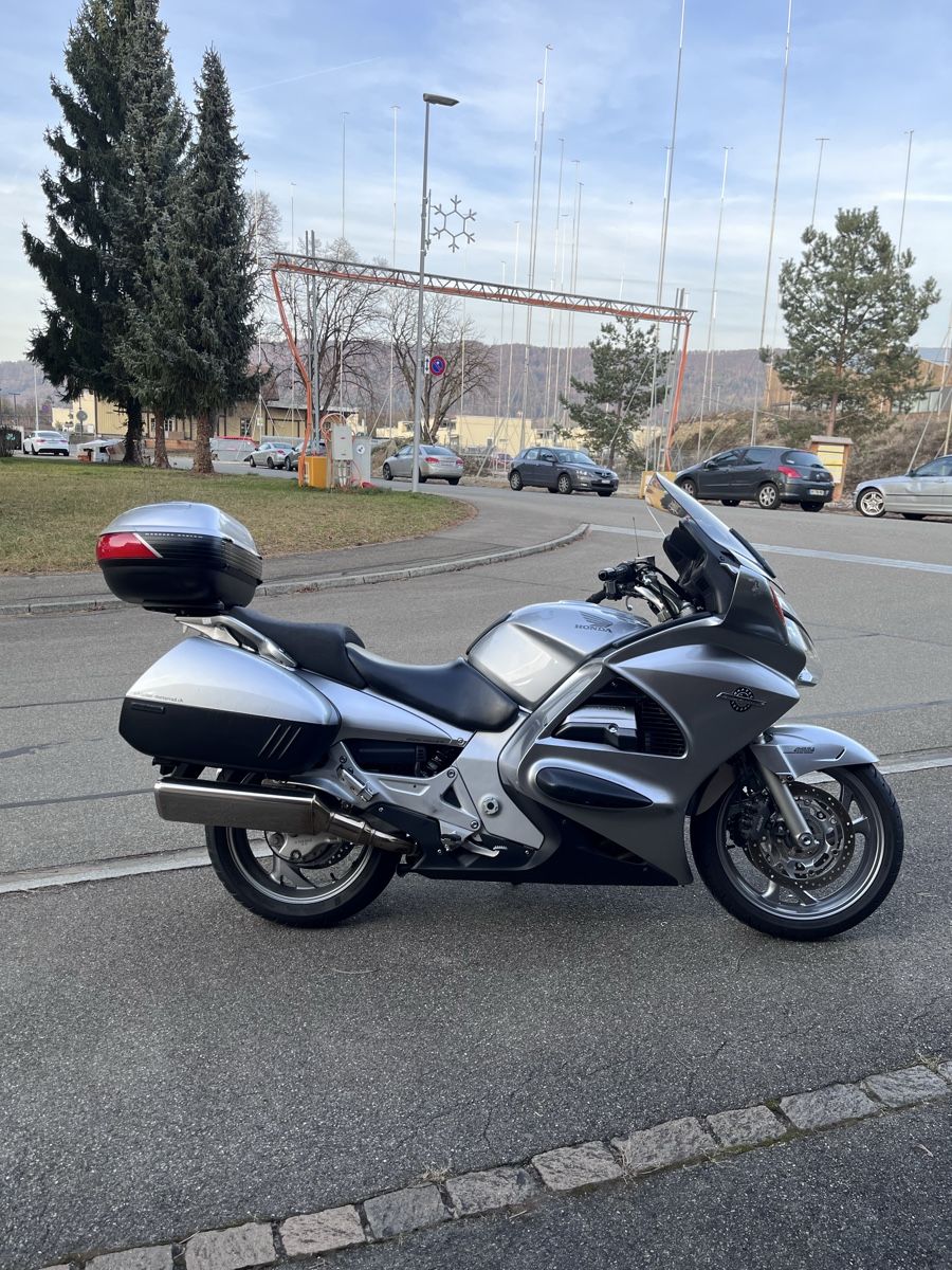 Honda Touring: Honda ST 1300 A – Usato da Lufingen venduto da Quadrum 2