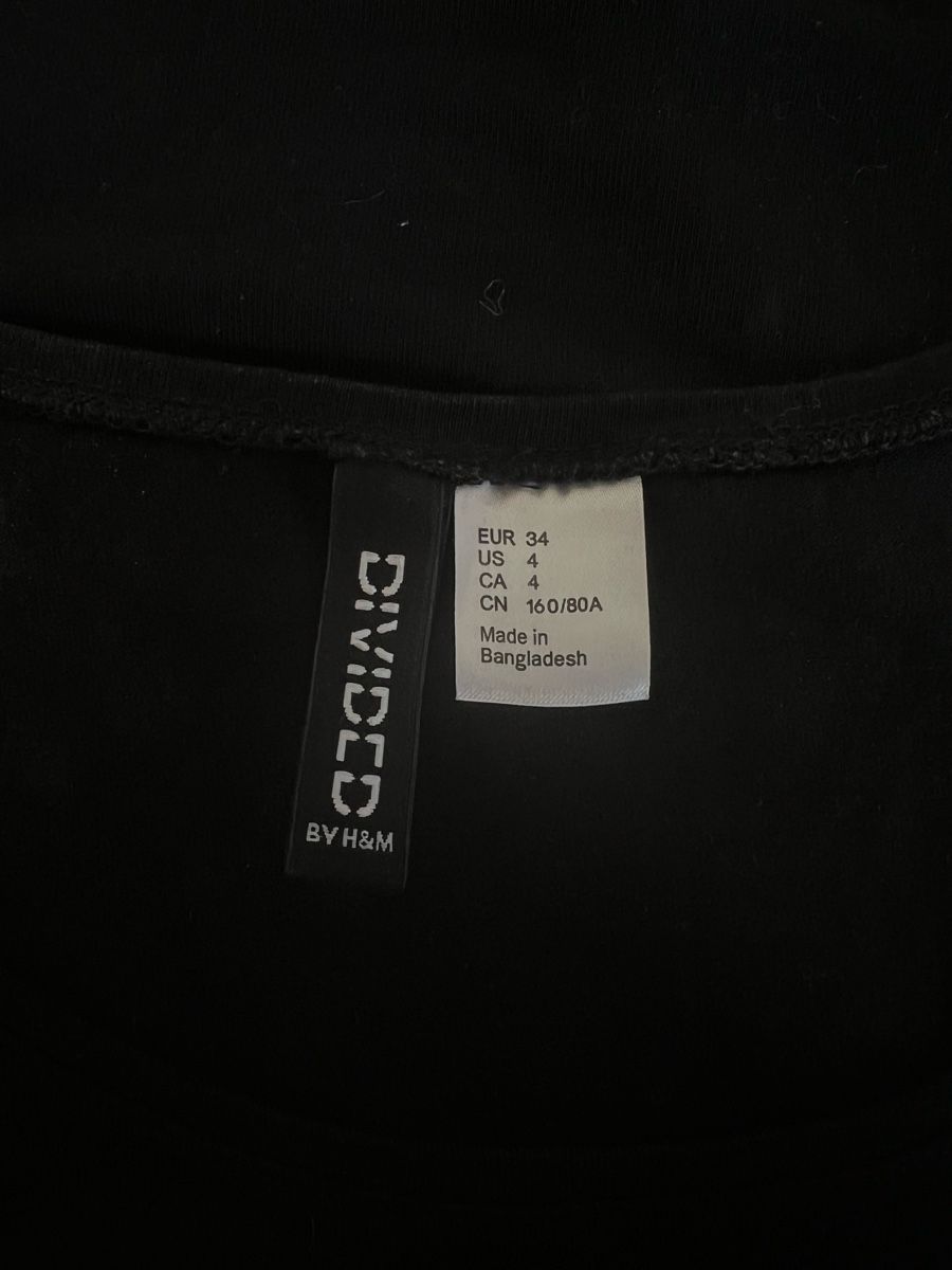 H&M T-shirt: H&M Black T-Shirt, size S – Usato da Zürich venduto da daria_m 1