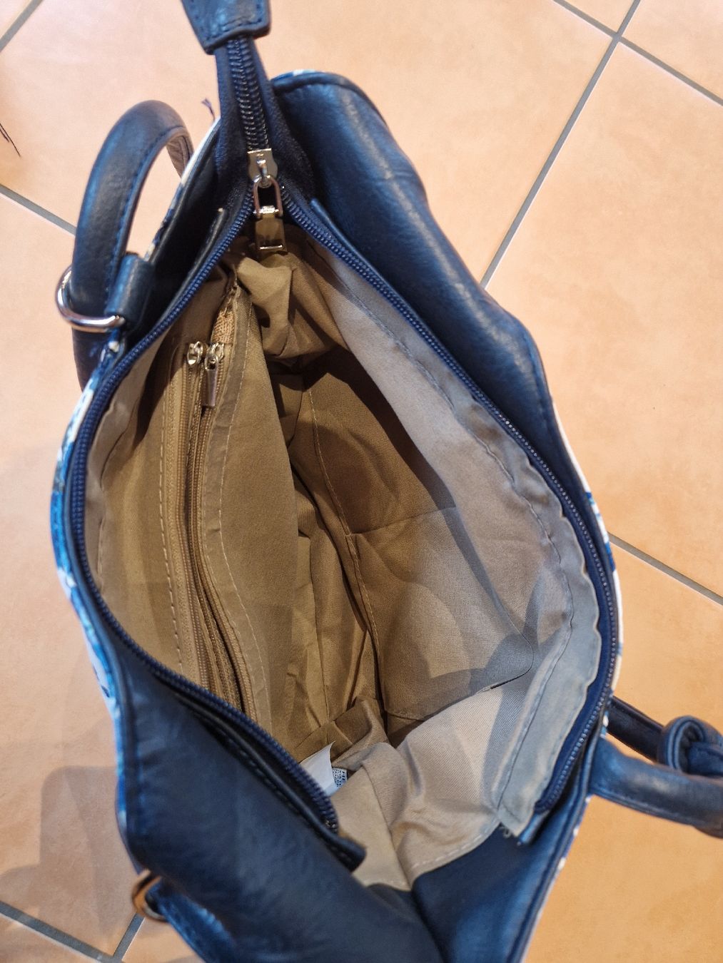 Borse da donna: Tasche Blumen blau / weiss – Usato da Lichtensteig venduto da Cocabana_16 5
