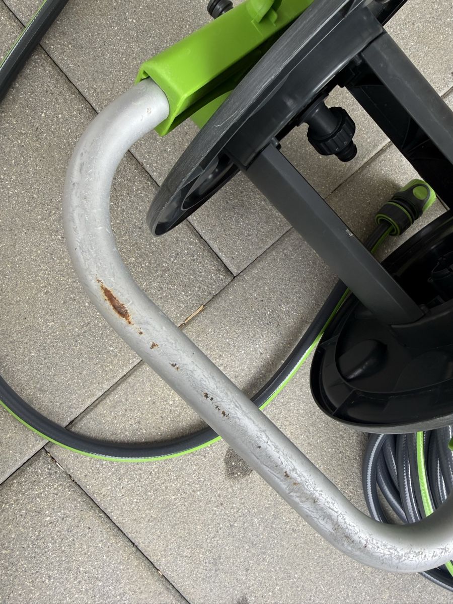 Tuyaux & tubes: Schlauchset mit Aufrollvorrichtung – D'occasion à Unterengstringen par Banana15 5