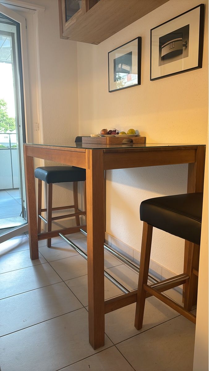 Tavoli: Bartisch Holz mit Glasplatte – Usato da Zürich venduto da moi_5tvs