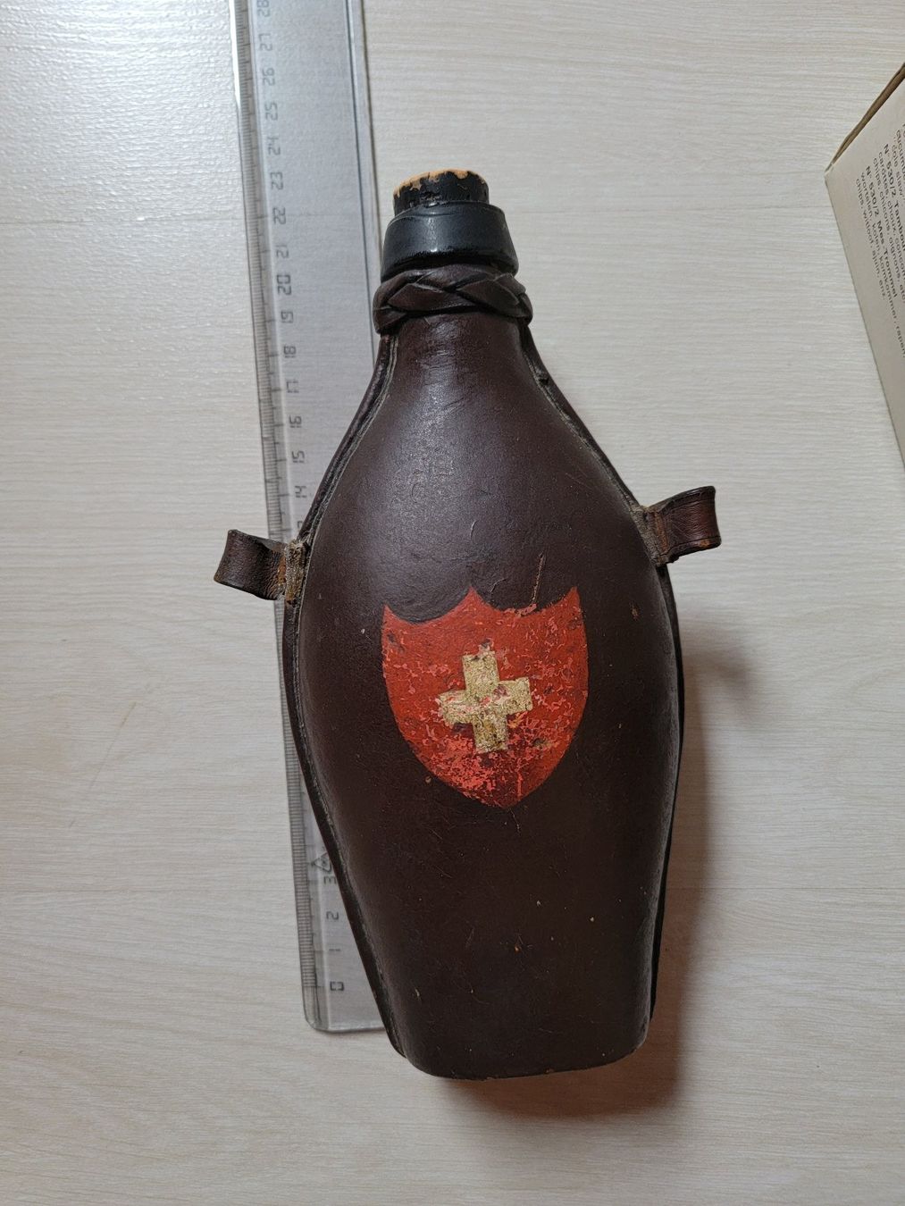 Schweizer Armee Attrezzatura & Pezzi di ricambio: ANTIKE SCHWEIZER ARMEE FELDFLASCHE LEDER – Usato da Muhen venduto da Litaf7 2