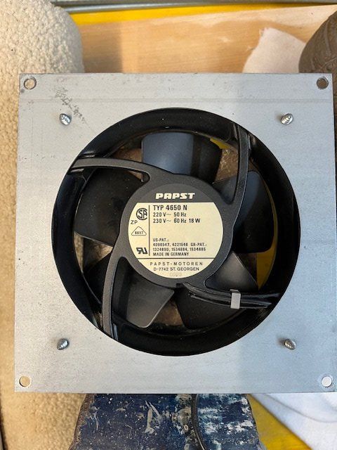 TRU COMPONENTS Axiallüfter 80x80x38mm - 230V AC Mit 85 M³/h Luftdurchsatz