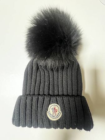 Moncler Mütze (Fuchspelz) schwarz