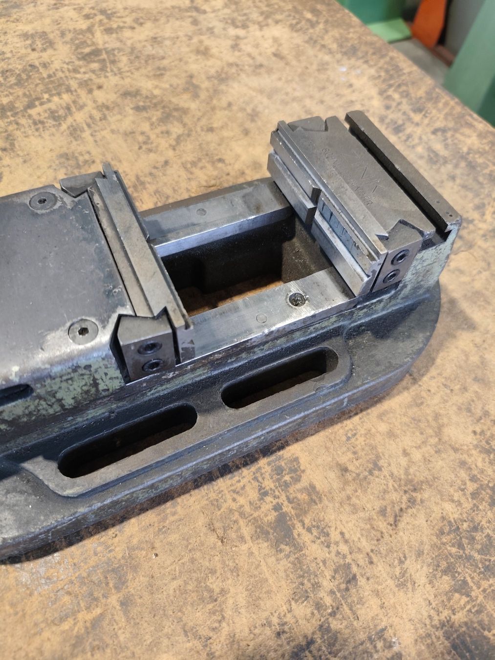 Tous les outils: Schnellspanner Schraubstock – D'occasion à Arbon par millpoint 4