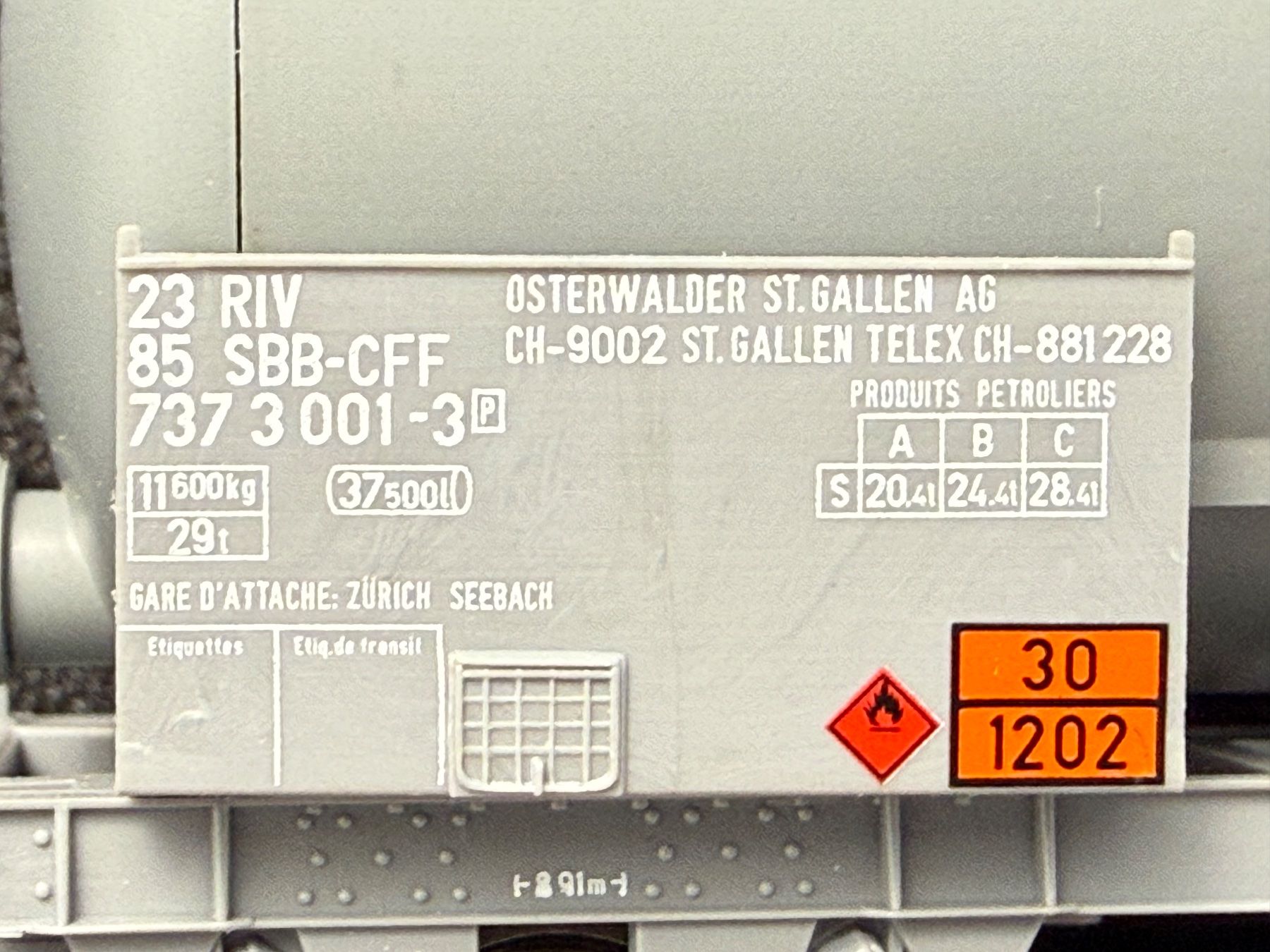Piko Modellini di ferrovie: Roco 44086 2er Set SBB Kesselwagen AVIA  / DC HO – Usato da Jonschwil venduto da sutfra12 7