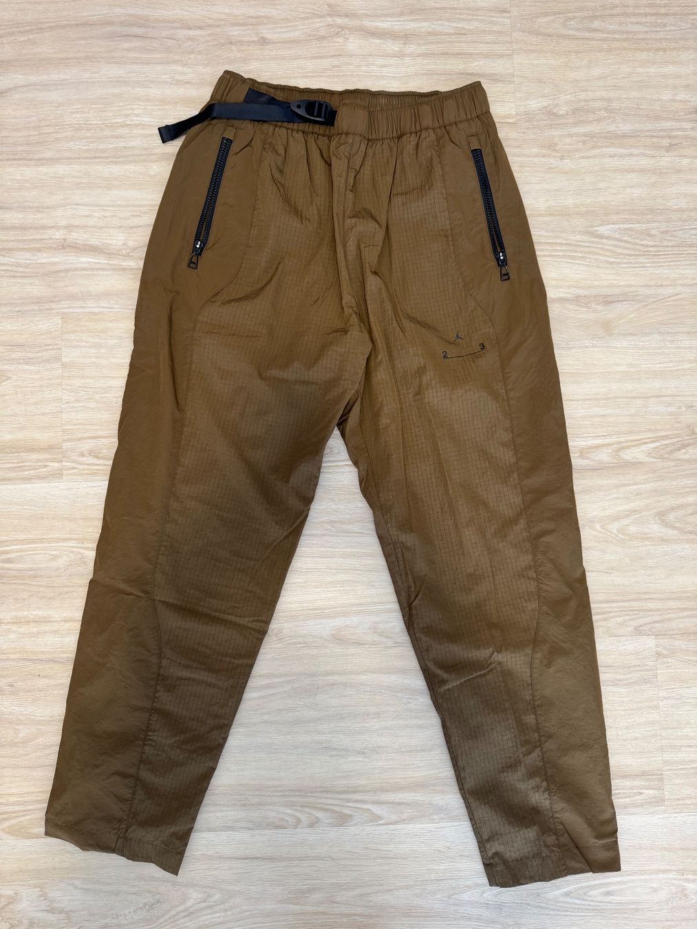 Nike Pantaloni: Nike Jordan Trainerhose braun, L – Nuovo (secondo la descrizione) da Maisprach venduto da jokoundklaas