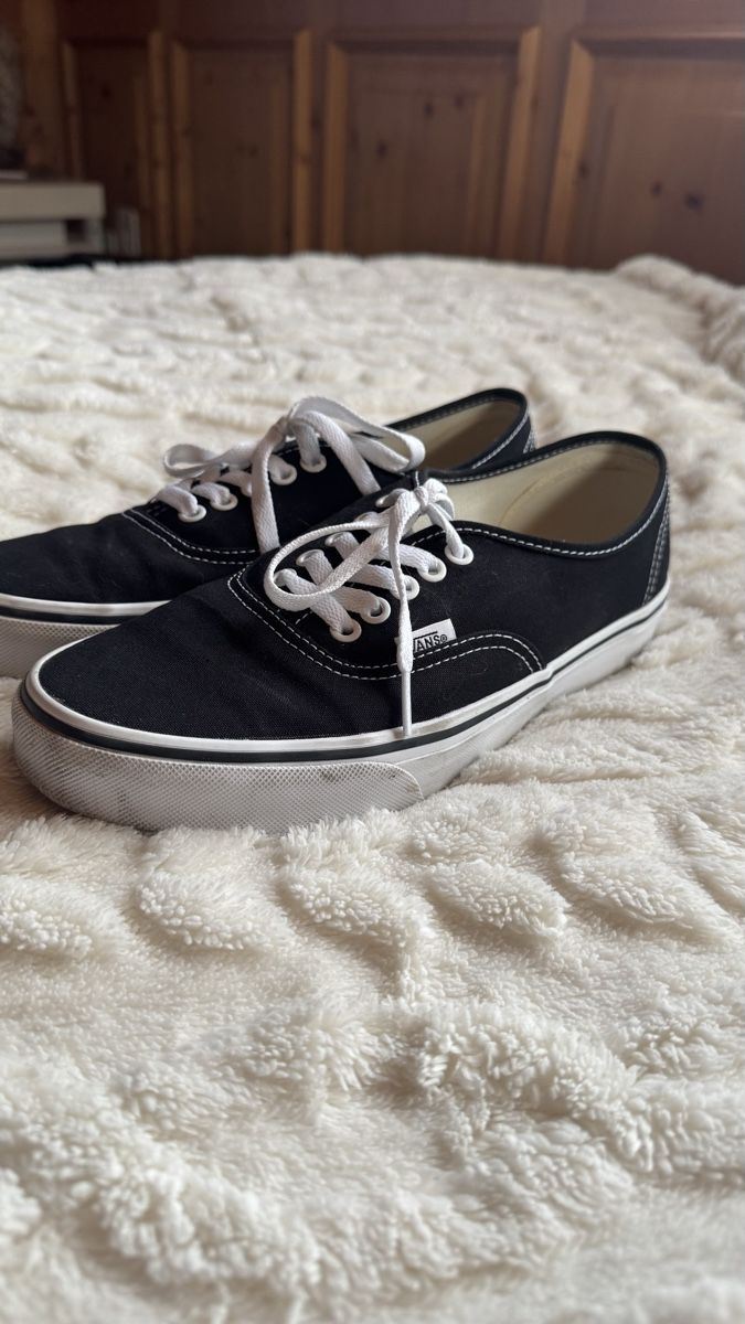 Vans Scarpe da uomo: Vans Sneakers 👟  – Usato da Surcasti venduto da Lenkita 2