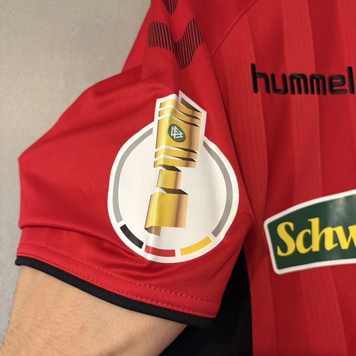 Hummel Canottiere & Pantaloni: Match prepared Sc Freiburg Abrashi Hummel – Usato da Winterthur venduto da LaBodega 1