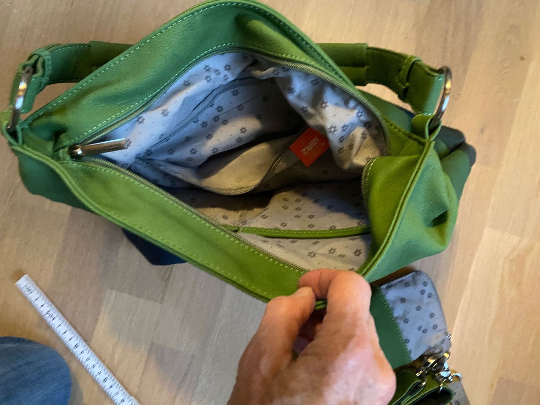 Zwei Borse da donna: ZWEI Tasche farbig – Usato da Lostorf venduto da Lime10 2
