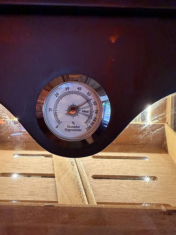 Humidor per sigari: Humidor – Usato da Flawil venduto da KeJuNe 4