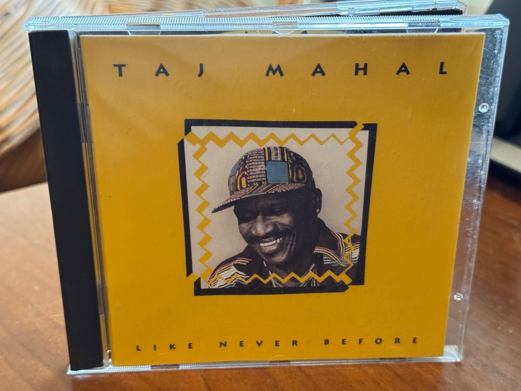 CD: Taj Mahal - Like Never Before - HG42C – Nuovo (secondo la descrizione) da Küsnacht ZH venduto da swisssales.net