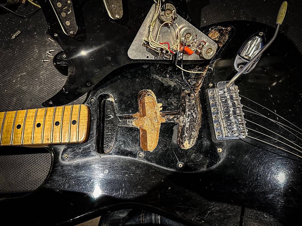 Fender Strumenti musicali: Fender Stratocaster 1974 – Usato da Montreux venduto da Alligator-AMPS 6