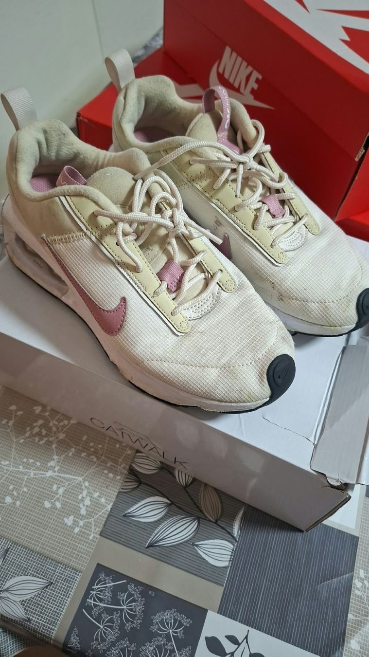 Nike Chaussures femmes: Nike  – D'occasion à Trimbach par Ale-07