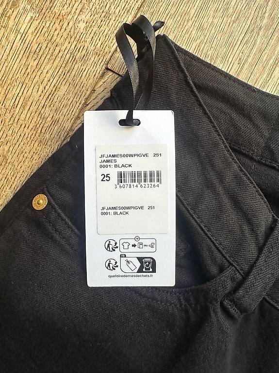 Jeans: Jean Le Temps des Cerises taille 25 – Nuovo e nell'imballaggio originale da Lausanne venduto da pat_9y2v 1