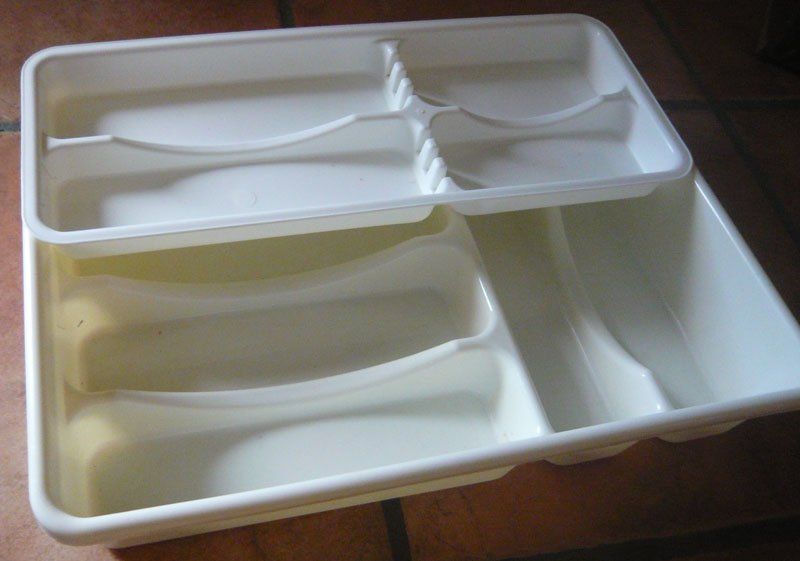 Set di posate: Bestecke-Ablage – Usato da Ruggell venduto da Dolce9 1