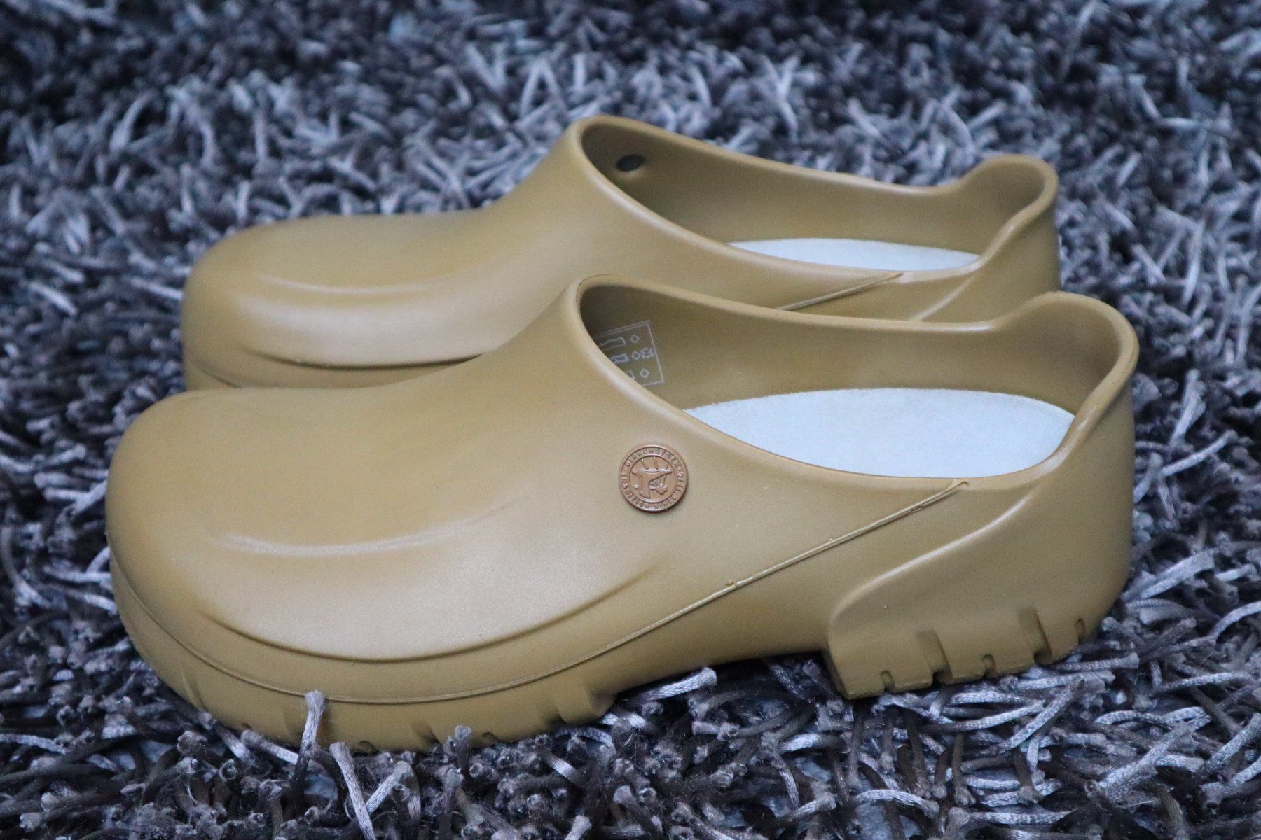 Birkenstock Herrenschuhe: Birkenstock, Clogs, Beruf/ Garten/ Freizeit, 40, braun, NEU – Neu und originalverpackt aus Wattwil von glueck