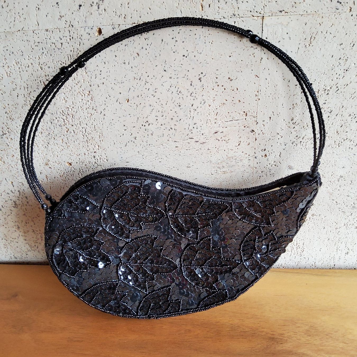 Taschen für Damen: Traubenförmige schwarze Abendtasche mit Perlen – Neu (gemäss Beschreibung) aus Villnachern von RicardoMary