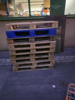 8 Europaletten Holz und Kunststoff gebraucht gemischt